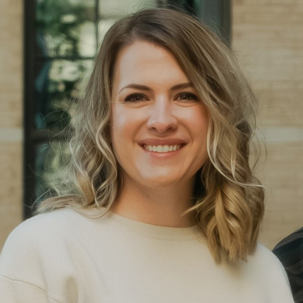 Hayley Almaraz headshot